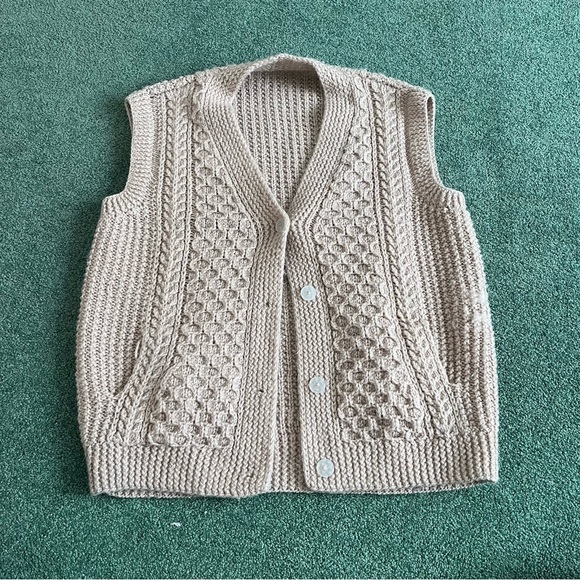Chunky Knit Vest - Picture 1 of 3